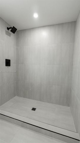 1735 NW 126th St, Miami, FL 33167