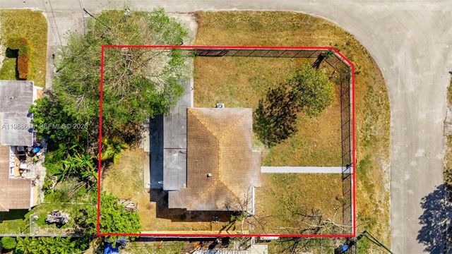 1735 NW 126th St, Miami, FL 33167