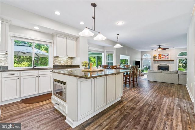 9009 SHADYBROOK DR, Frederick, MD 21701