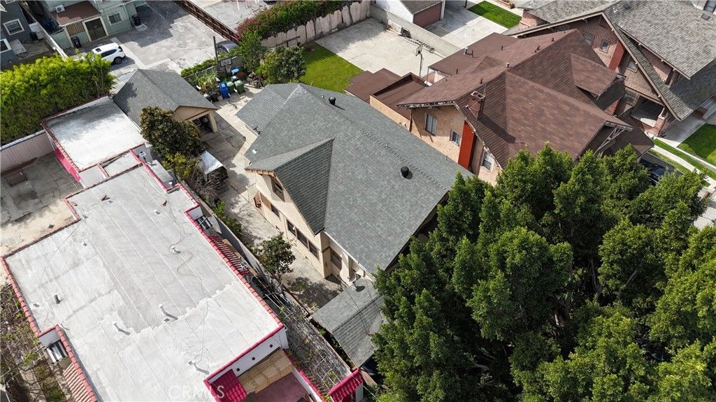 Image 17 of property listing at 2956 W 15th, Los Angeles, CA 90006