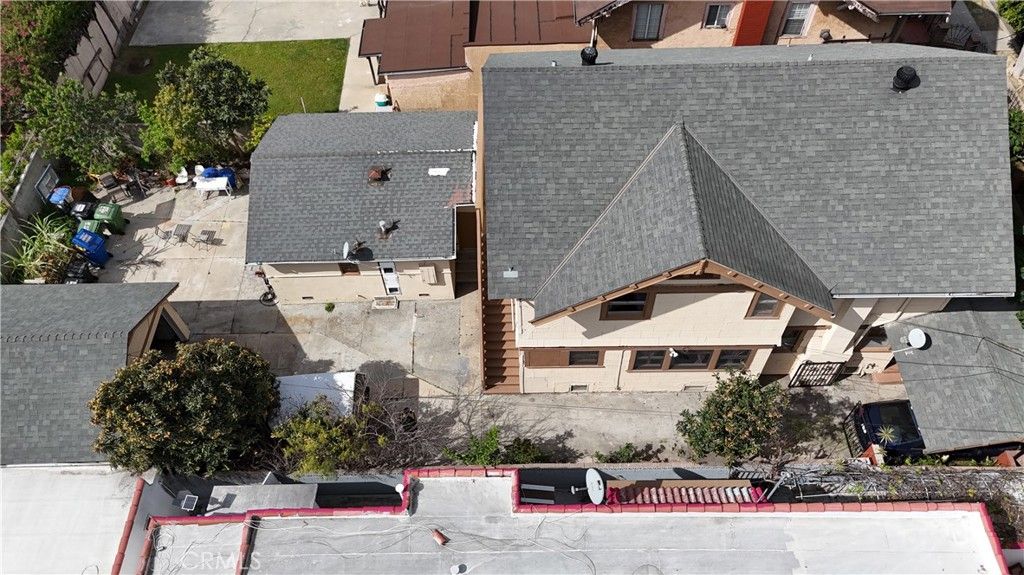 Image 18 of property listing at 2956 W 15th, Los Angeles, CA 90006