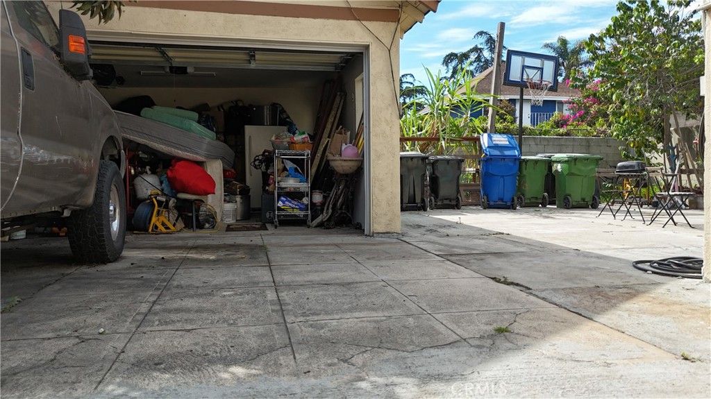 Image 20 of property listing at 2956 W 15th, Los Angeles, CA 90006