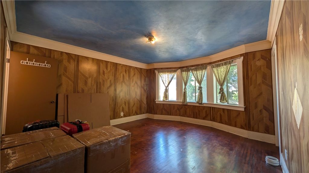 Image 28 of property listing at 2956 W 15th, Los Angeles, CA 90006