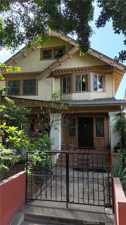 Image 3 of property listing at 2956 W 15th, Los Angeles, CA 90006