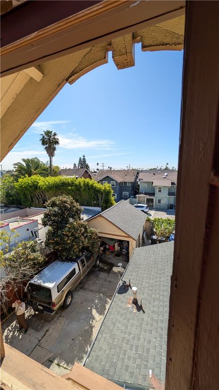 Image 35 of property listing at 2956 W 15th, Los Angeles, CA 90006