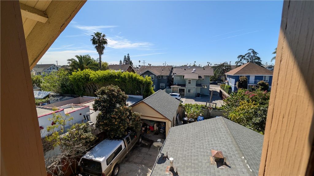 Image 36 of property listing at 2956 W 15th, Los Angeles, CA 90006
