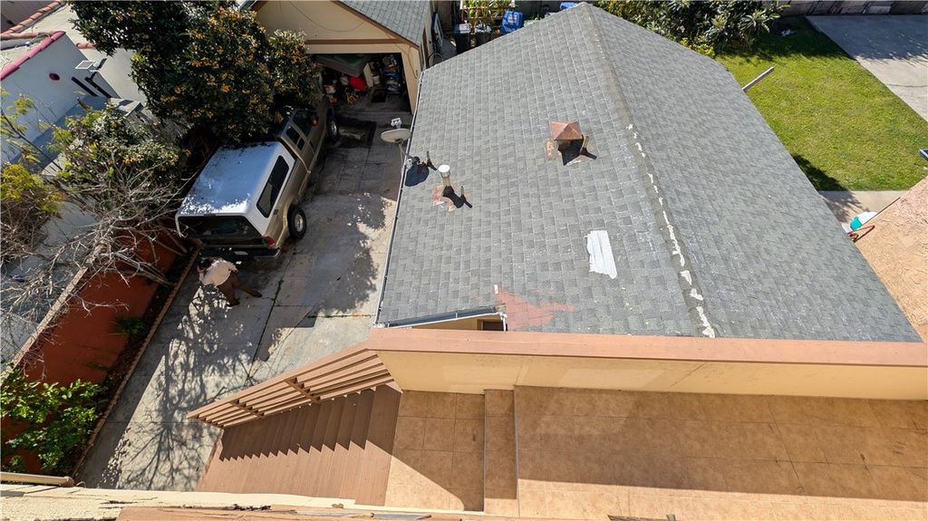 Image 38 of property listing at 2956 W 15th, Los Angeles, CA 90006