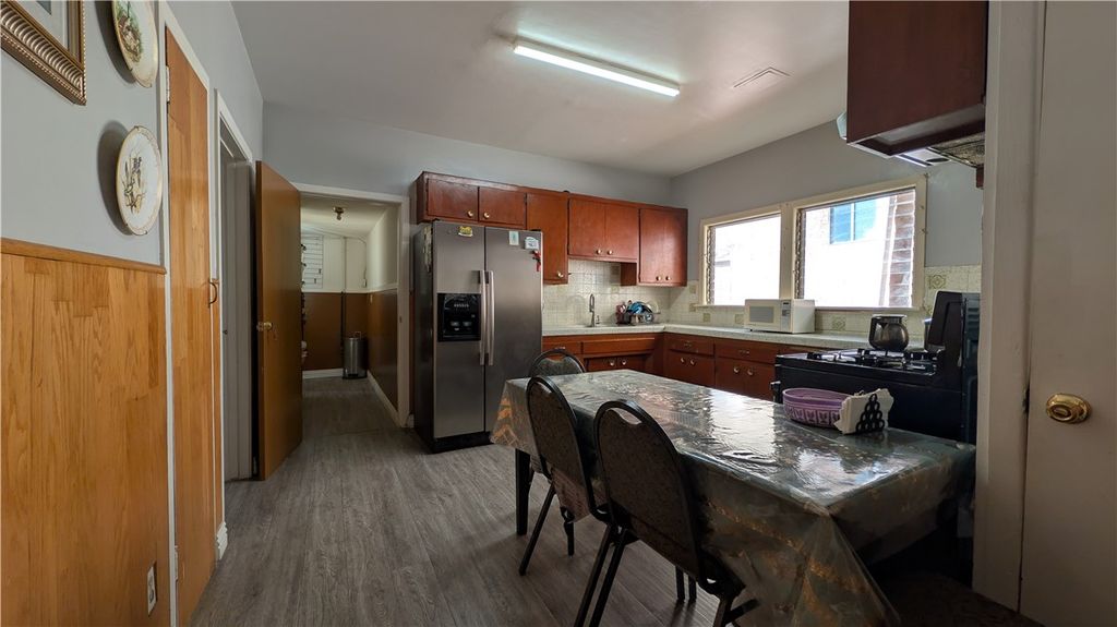 Image 55 of property listing at 2956 W 15th, Los Angeles, CA 90006