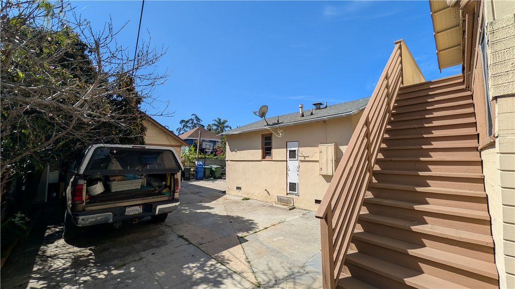 Image 59 of property listing at 2956 W 15th, Los Angeles, CA 90006