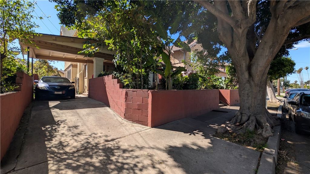 Image 61 of property listing at 2956 W 15th, Los Angeles, CA 90006