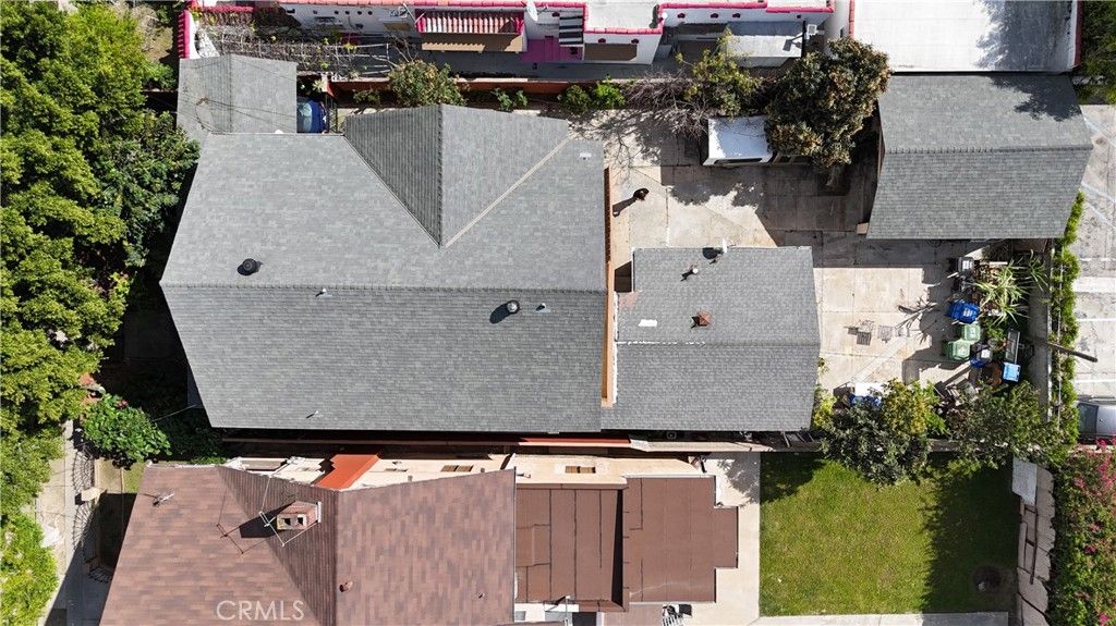 Image 8 of property listing at 2956 W 15th, Los Angeles, CA 90006