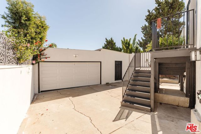 2060 High Tower Drive, Los Angeles, CA 90068