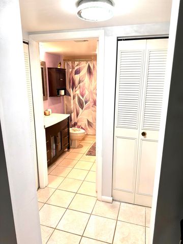 3650 Whitehall Drive 106, West Palm Beach, FL 33401