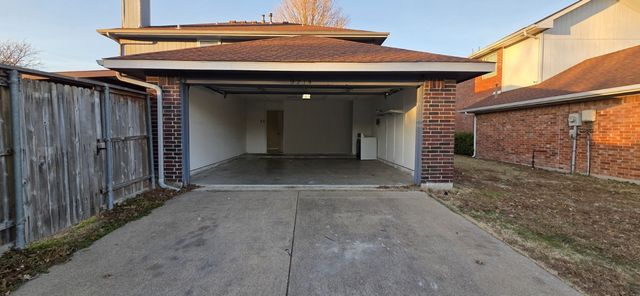 9214 Barton Creek Drive, Rowlett, TX 75089