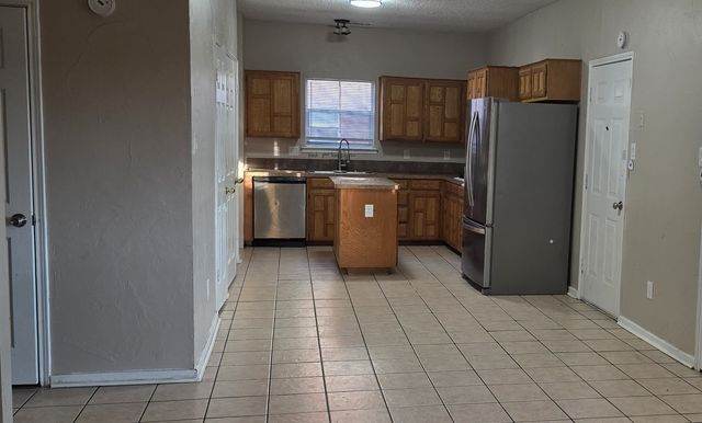 9214 Barton Creek Drive, Rowlett, TX 75089