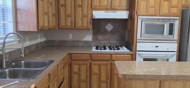 9214 Barton Creek Drive, Rowlett, TX 75089