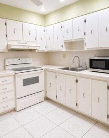175 Flanders D, Delray Beach, FL 33484