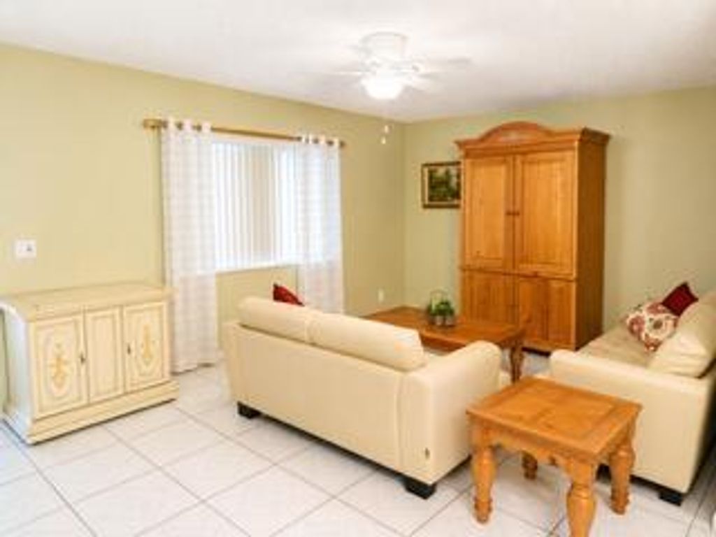 175 Flanders D, Delray Beach, FL 33484