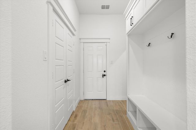 1868 Meadowview, Canton, TX 75103