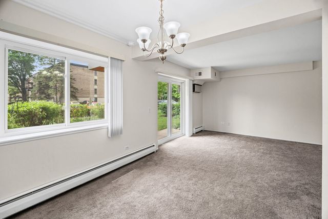 2315 E Olive Street 1G, Arlington Heights, IL 60004