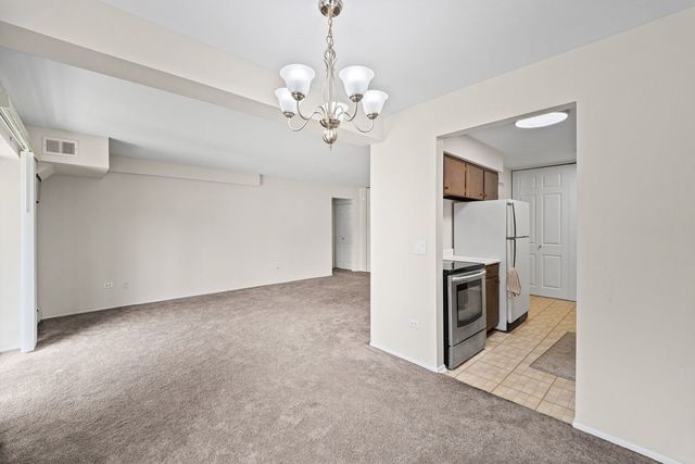 2315 E Olive Street 1G, Arlington Heights, IL 60004