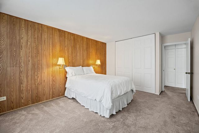 2315 E Olive Street 1G, Arlington Heights, IL 60004