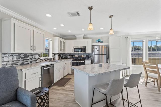 37 Ronald DR, Fort Myers, FL 33908