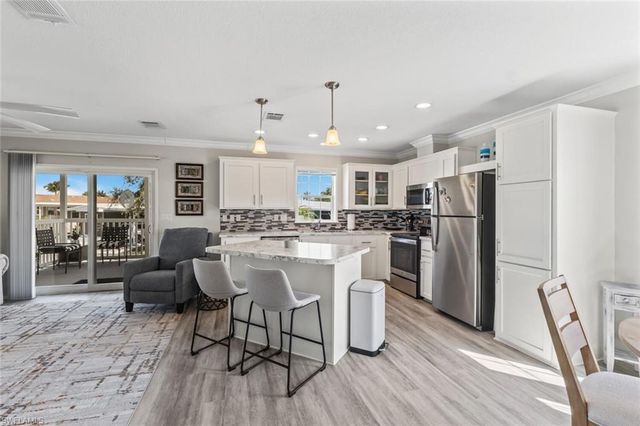 37 Ronald DR, Fort Myers, FL 33908