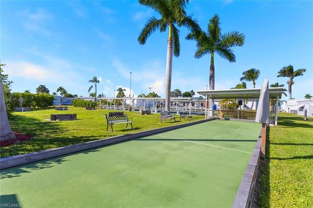 37 Ronald DR, Fort Myers, FL 33908