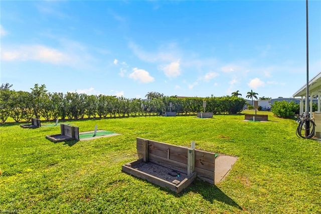 37 Ronald DR, Fort Myers, FL 33908