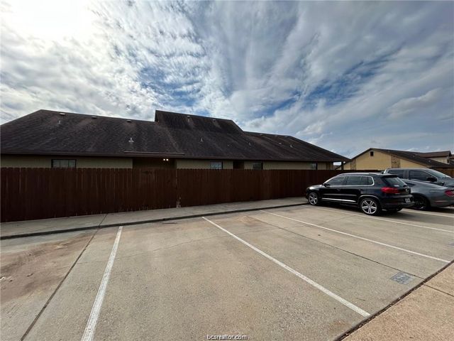 3302 General Parkway, College Station, TX 77845