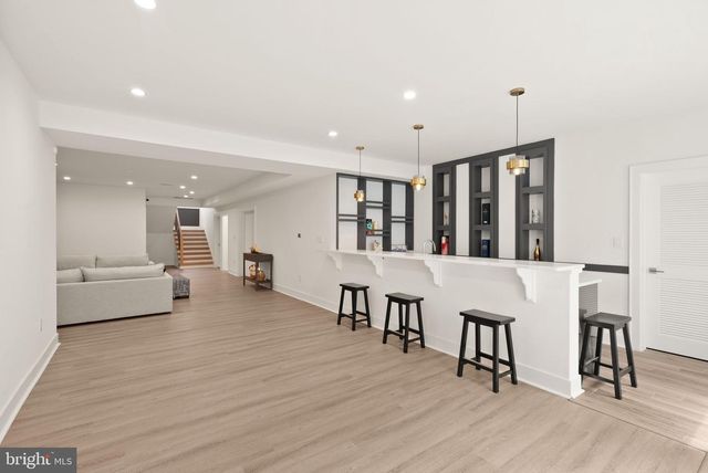 1054 KINGLET CT, Mclean, VA 22101