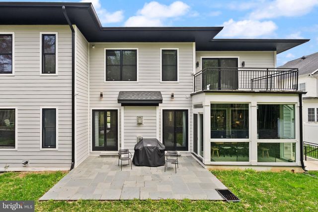 1054 KINGLET CT, Mclean, VA 22101