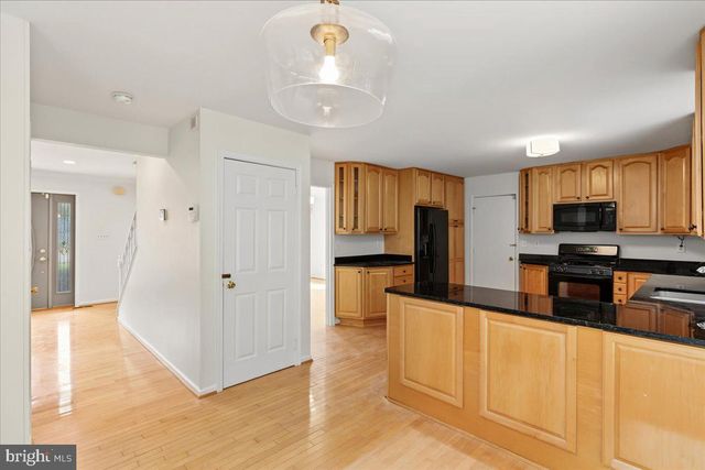 13109 ROUNDING RUN CIR, Herndon, VA 20171