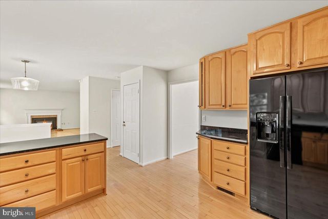 13109 ROUNDING RUN CIR, Herndon, VA 20171