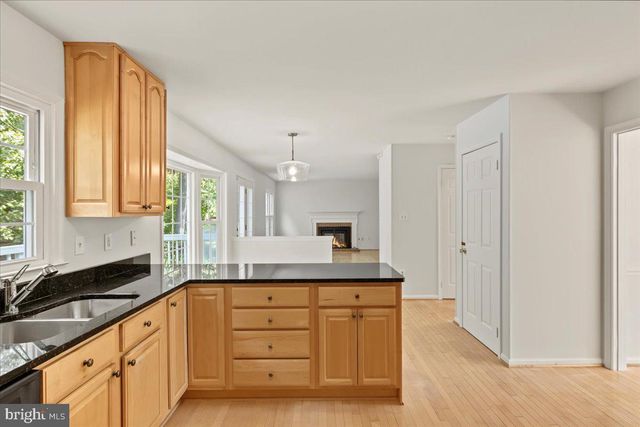 13109 ROUNDING RUN CIR, Herndon, VA 20171