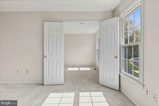 13109 ROUNDING RUN CIR, Herndon, VA 20171