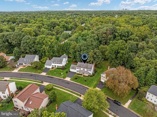 13109 ROUNDING RUN CIR, Herndon, VA 20171