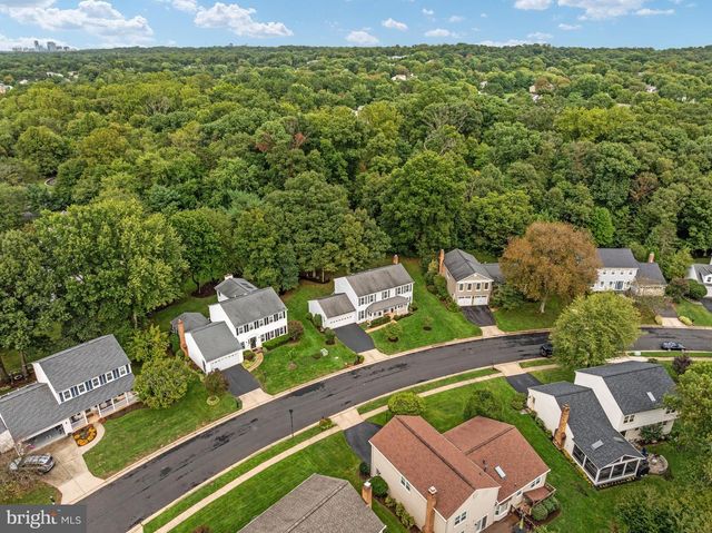 13109 ROUNDING RUN CIR, Herndon, VA 20171
