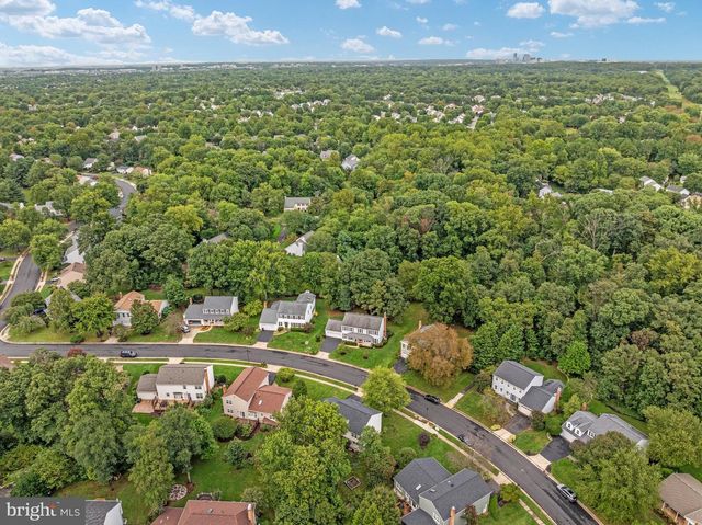 13109 ROUNDING RUN CIR, Herndon, VA 20171