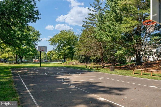 13109 ROUNDING RUN CIR, Herndon, VA 20171