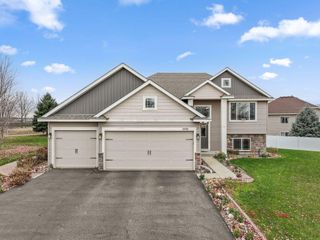 22461 Canova Court, Farmington, MN 55024