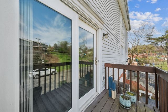 127 Parliament Place, Whitehall, PA 15236