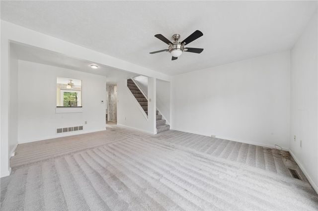127 Parliament Place, Whitehall, PA 15236