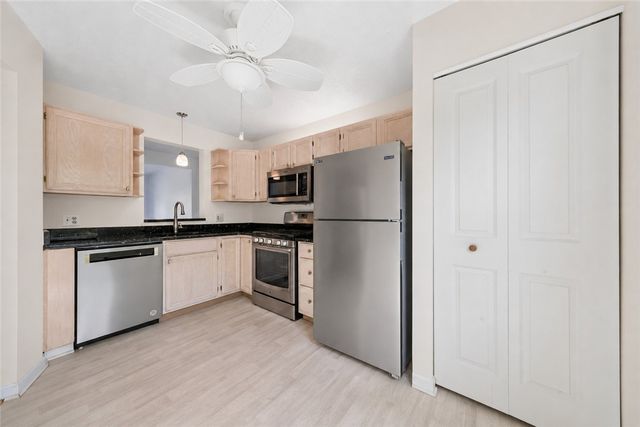 127 Parliament Place, Whitehall, PA 15236