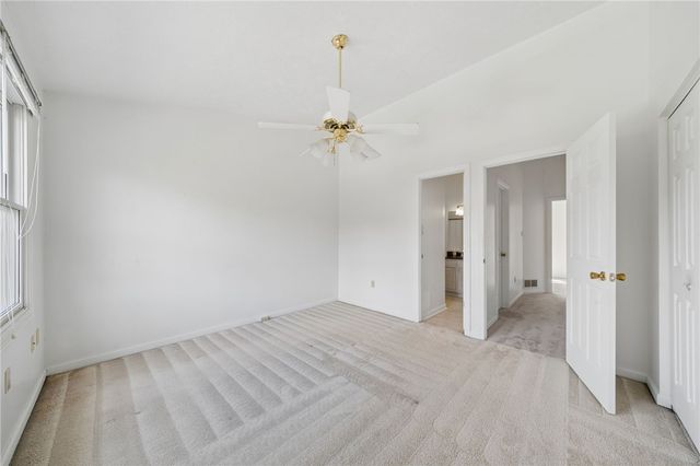 127 Parliament Place, Whitehall, PA 15236