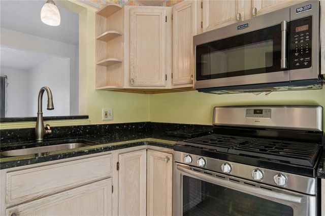 127 Parliament Place, Whitehall, PA 15236