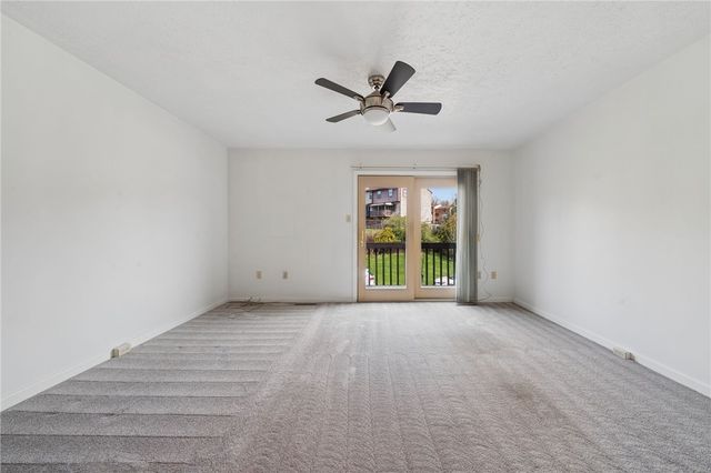 127 Parliament Place, Whitehall, PA 15236