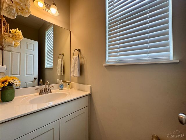 1021 Golden Oak Drive, Hamilton, OH 45013