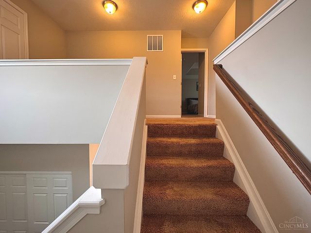 1021 Golden Oak Drive, Hamilton, OH 45013